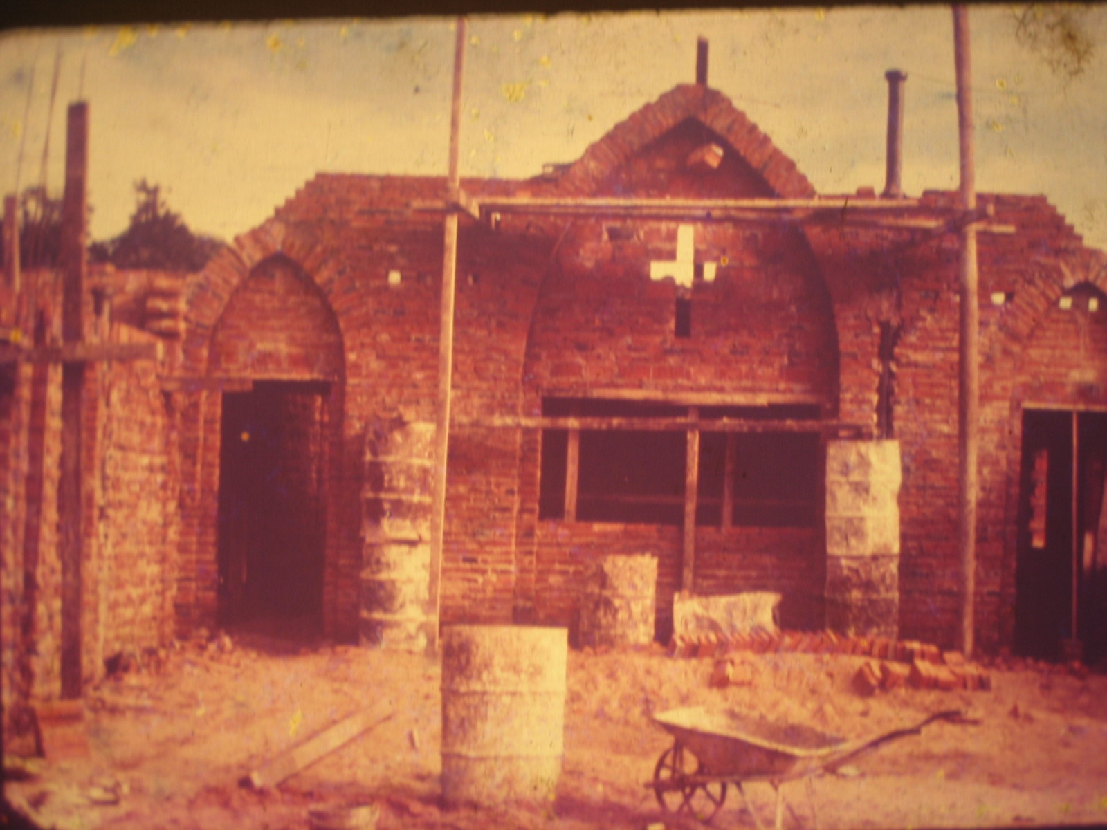 1961 - Construccion primera iglesia